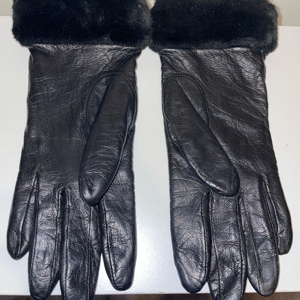 Leather black gloves